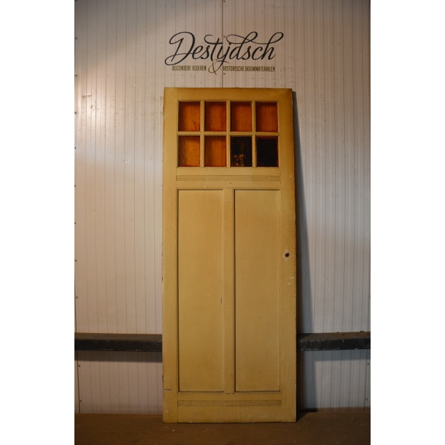 GL 490 Paneeldeur met glas