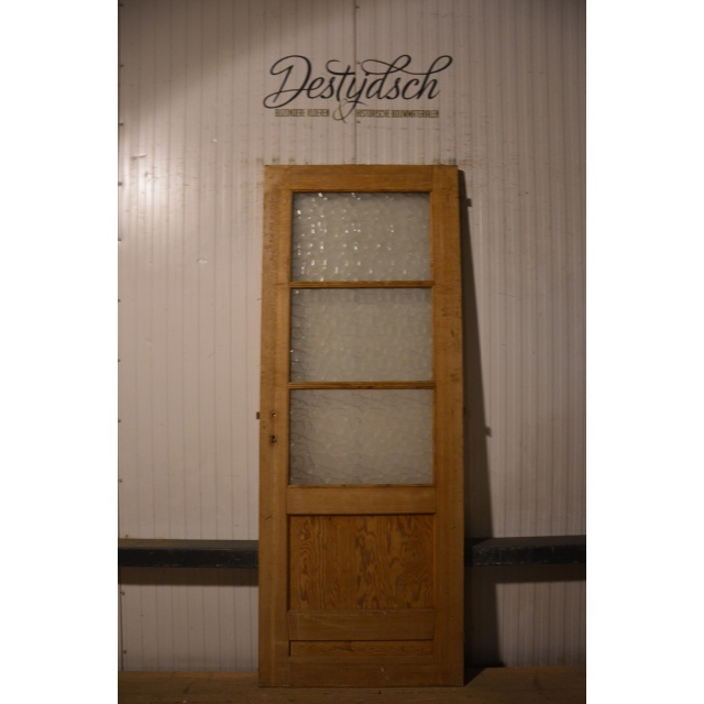 Oude geloogde deuren  