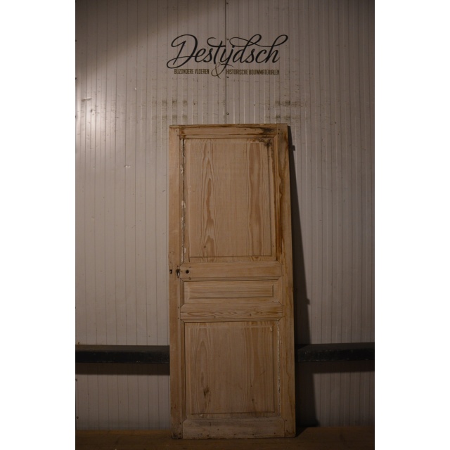 Oude geloogde deuren  