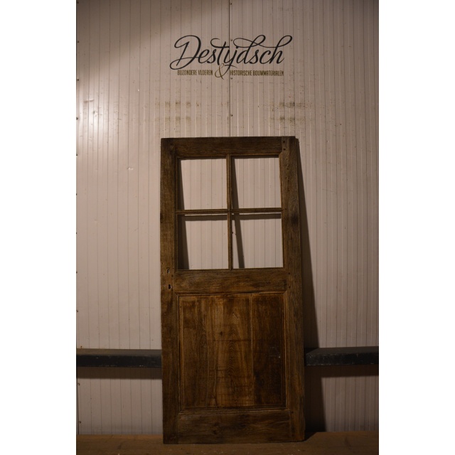 Oude geloogde deuren  