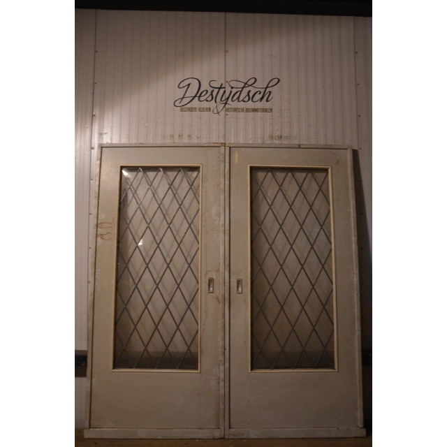 Set oude deuren met glas    