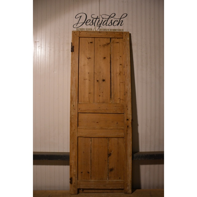 Oude geloogde deur   