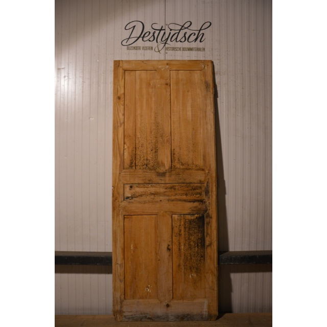 Oude geloogde opdekdeur    