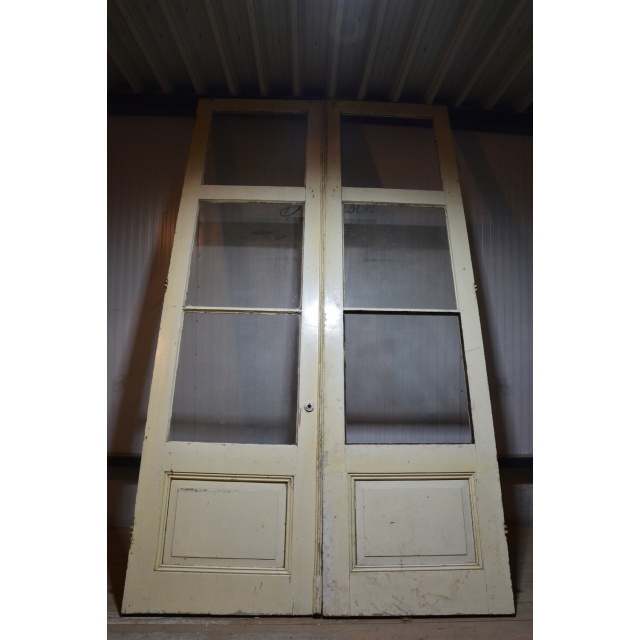 Set oude deuren met glas     