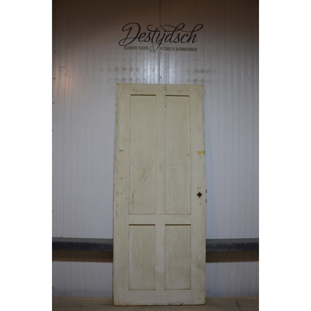 Oude viervlaks paneeldeur     