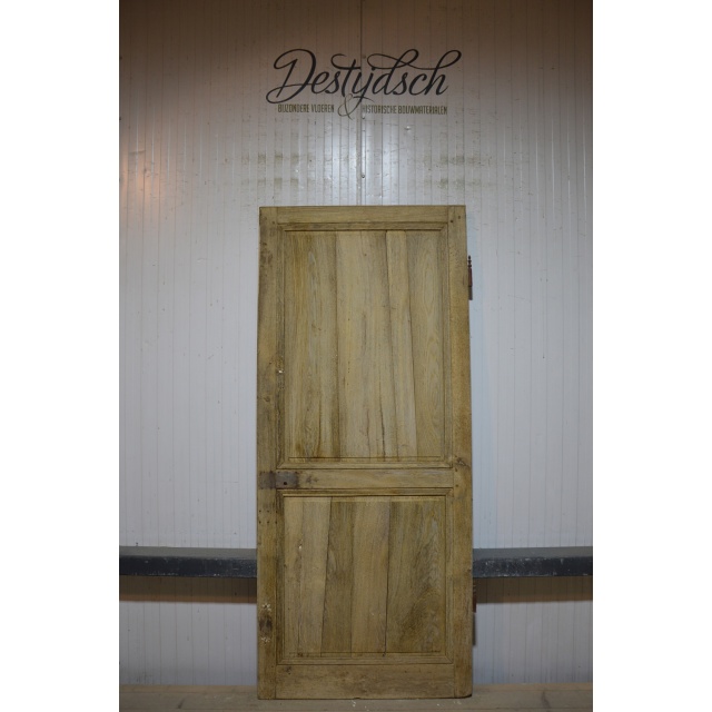 Oude geloogde eiken deur 