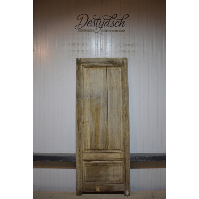 Oude geloogde eiken deur 