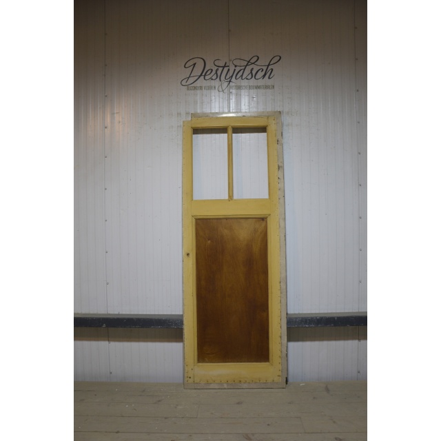 Oude drievaks paneeldeur 