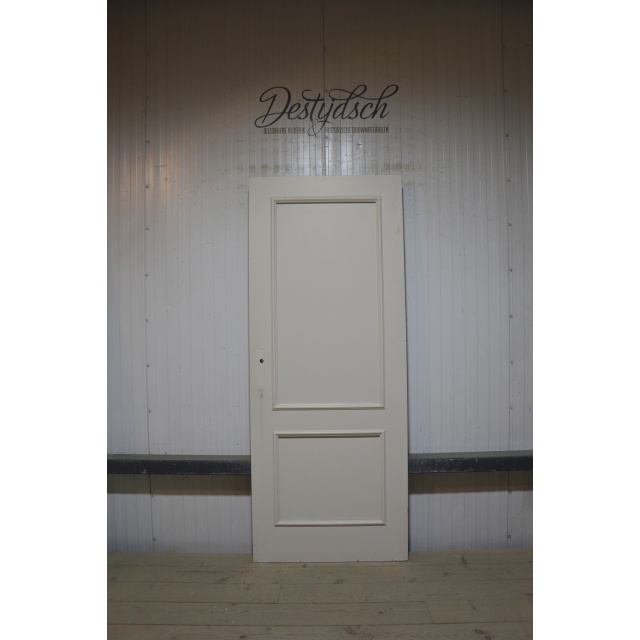 Oude tweevaks opdekpaneeldeur 