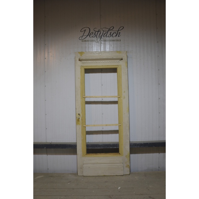 Oude paneeldeur 