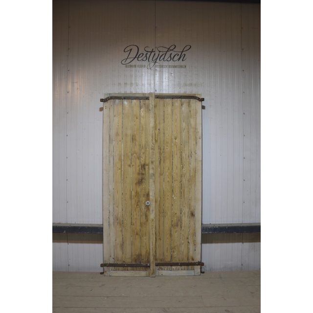 Set oude geloogde deuren 