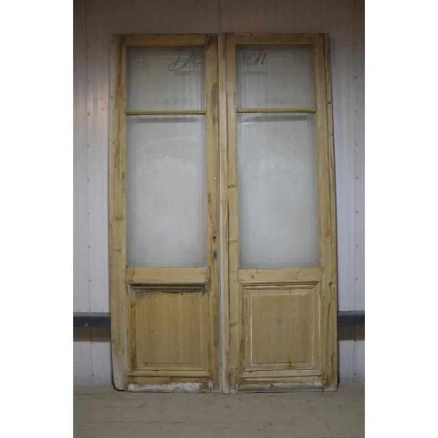 Set oude geloogde deuren 