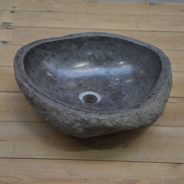 Rivierstenen wasbak