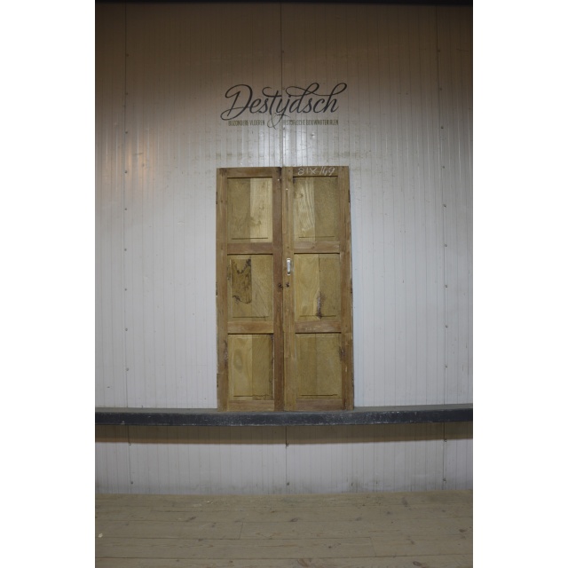 Set oude geloogde luiken 