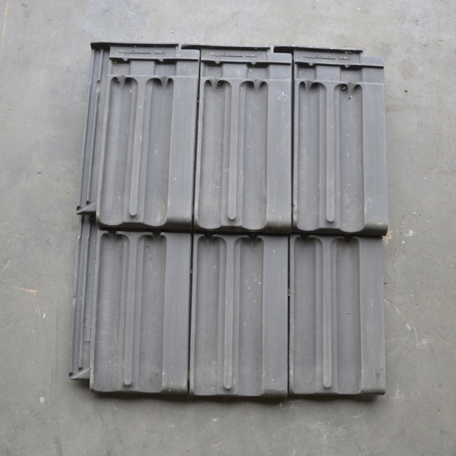 Partij zeer nette holle Mulden dakpannen