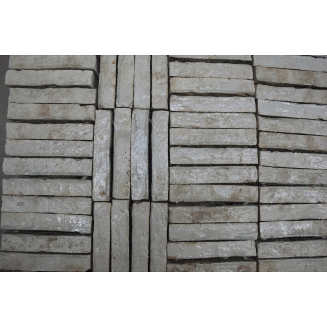 ​Oude geglazuurde vechtfomaatstenen 