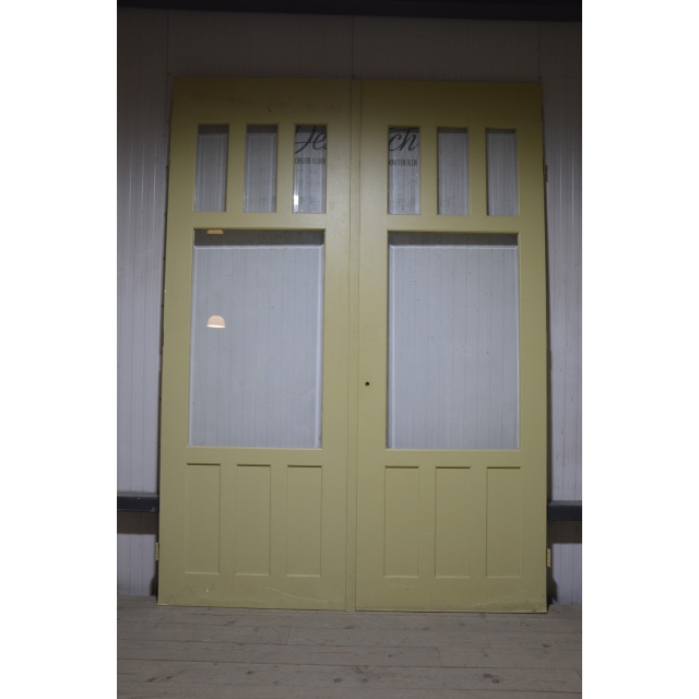 Set klassieke paneeldeuren met glas