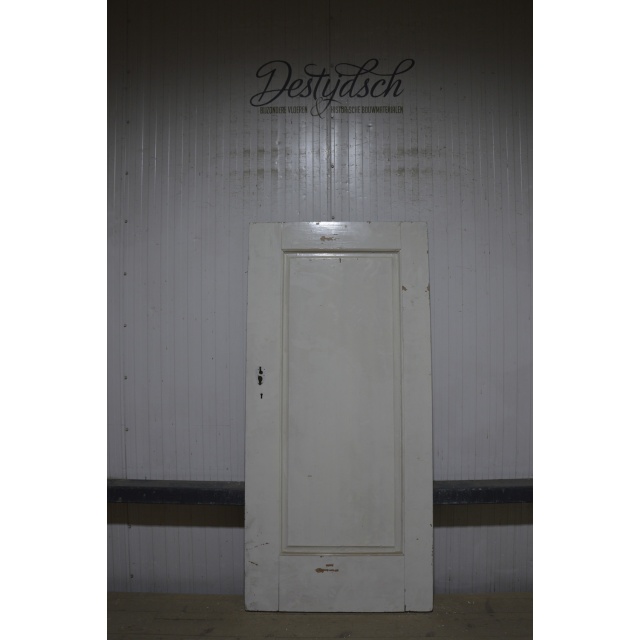 Oude paneeldeur met 1 vak 