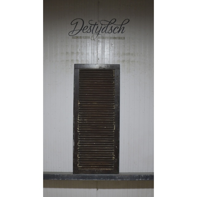 ​​Oud louvreluikje