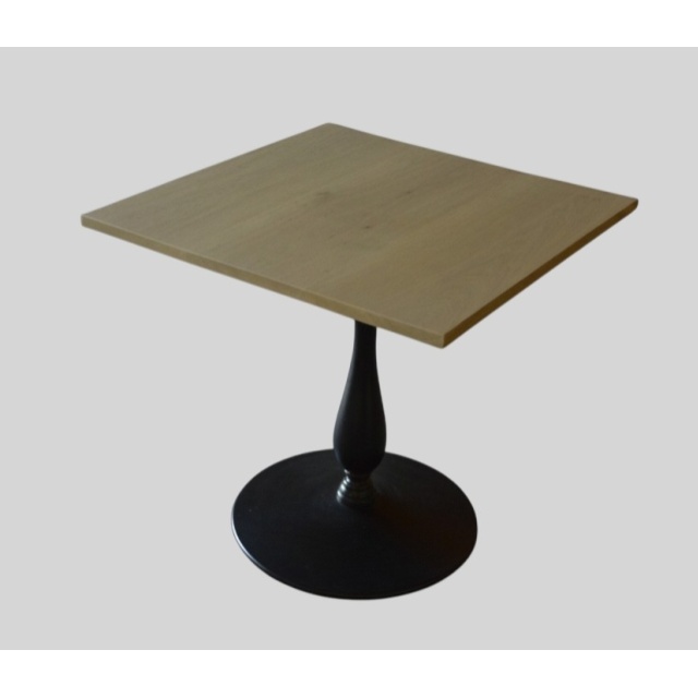 Eiken tafel met stalen poot